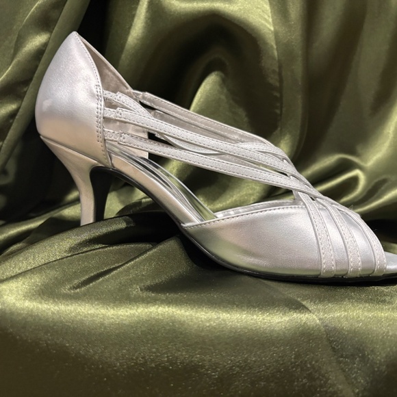 Easy Street Alive @ 5 - Picture 3 of 5